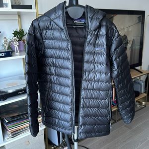 Patagonia puffy down jacket